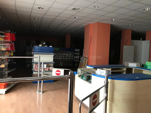Local comercial 640m² en venta - Centro - foto 3
