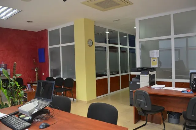 LOCAL EN VENTA PLAZA DEL OESTE OFICINA EN RENTABILIDAD — 3
