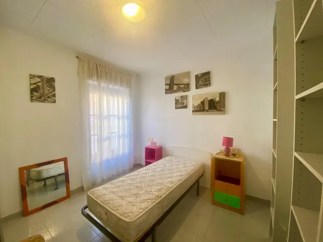 Gran casa de pueblo a dos calles en el centro — 26