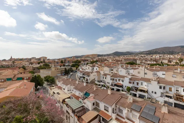 PISAZO EN MOTRIL — 24