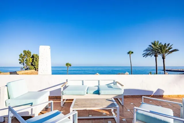 ESPECTACULAR VILLA DE LUJO EN ALQUILER EN 1ª LÍNEA DE PLAYA DE CABOPINO CON MARAVILLOSAS VISTAS AL MAR — 13