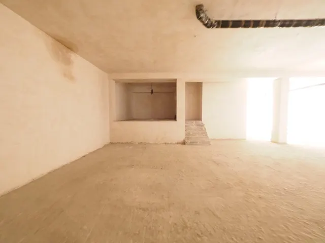 Se vende local comercial en Santa Coloma de gramanet — 2