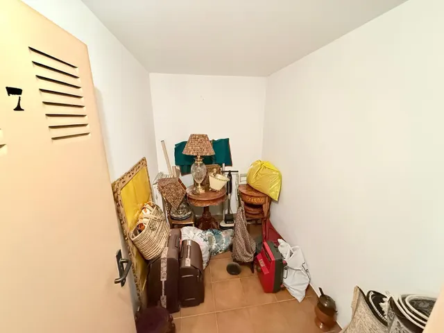 Venta Pleno Dominio Amplio piso luminoso de 216 m2 en urbanización con piscina y vigilancia 24h · Aravaca — 24