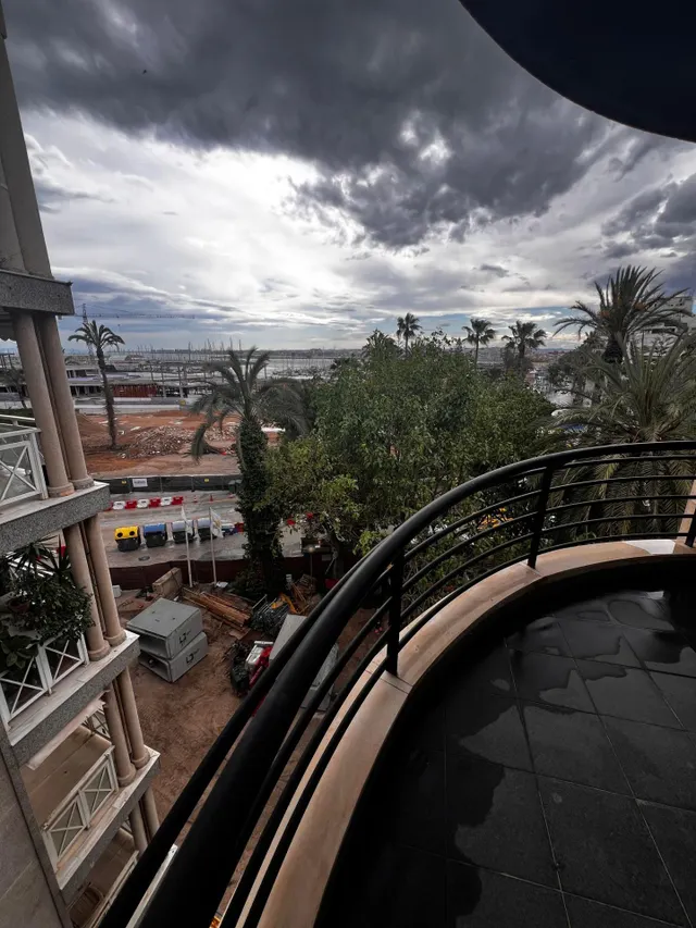 Amplio piso en alquiler en Torrevieja – 3 habitaciones, terr