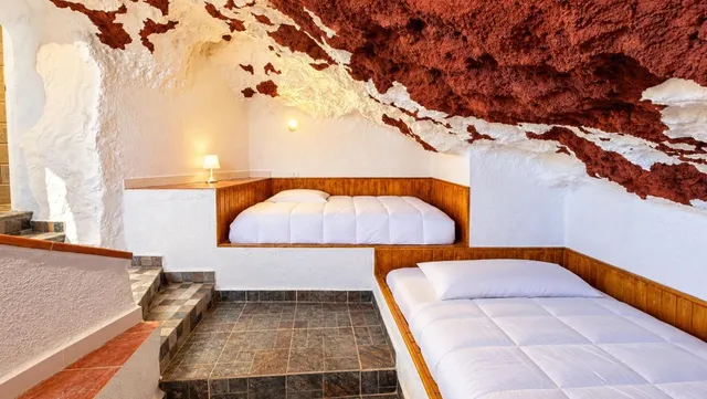 Finca exclusiva en Vilaflor · 2 viviendas, viñedo, bodega y piscina — 75
