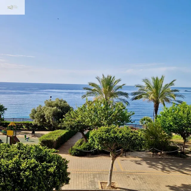SE VENDE APARTAMENTO EN PRIMERA LINEA DEL MAR - foto 5