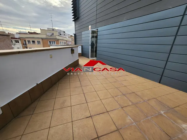 Alquiler de piso en Chamberi en Terraza, 3 habitaciones, — 42