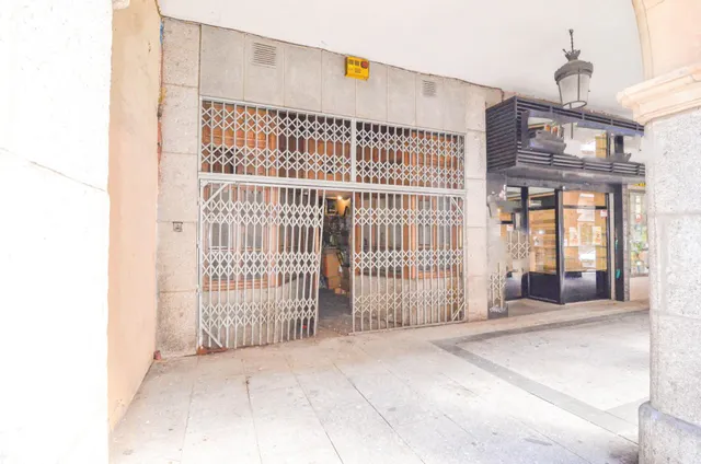 Urbis te ofrece un local comercial en venta en zona Centro, Salamanca. — 2