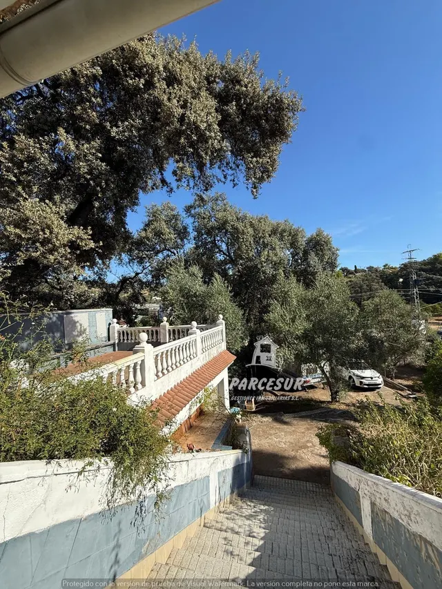 Chalet Independiente con piscina, en la zona de Alcolea. — 38