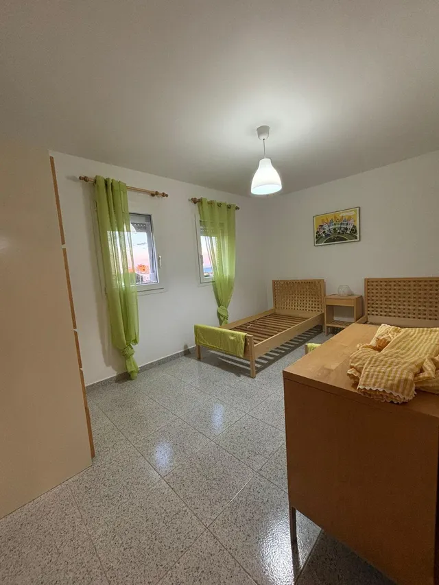 Luminoso y acogedor piso con ascensor en Castillo del Romeral, listo para entrar a vivir — 7
