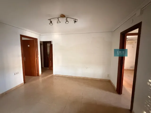 ¡OPORTUNIDAD EN TRIANA - EL CARMEN! Gran piso de 4 dorm. todo exterior junto al Metro Blas Infante — 9