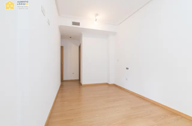 PISO DE 102 METROS CONSTRUIDOS  3 DORMITORIOS, 2 BAÑOS Y VESTIDOR EN EL ALTET — 20