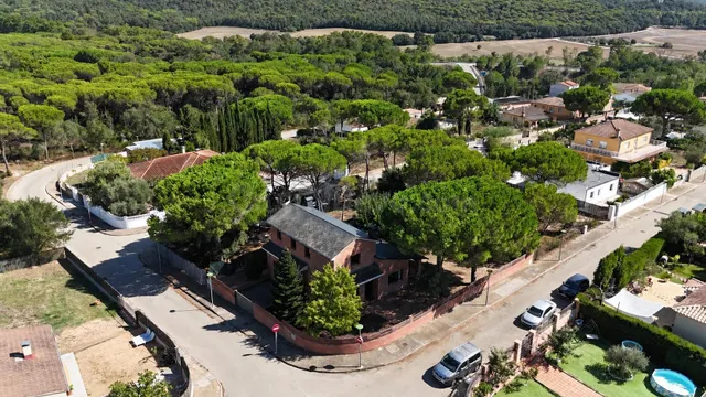Casa de ladrillo artesanal con bodega de vino y techos de vi - foto 2