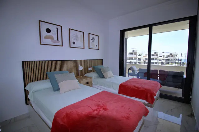 Apartamento con vistas al mar 500 m de la playa — 18