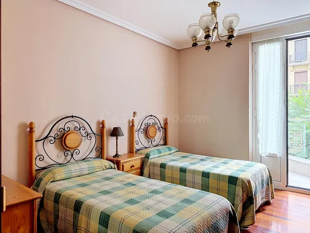 Casi 100 m2 y cuatro habitaciones en los primeros números de Zabaleta. Casi nada. — 23