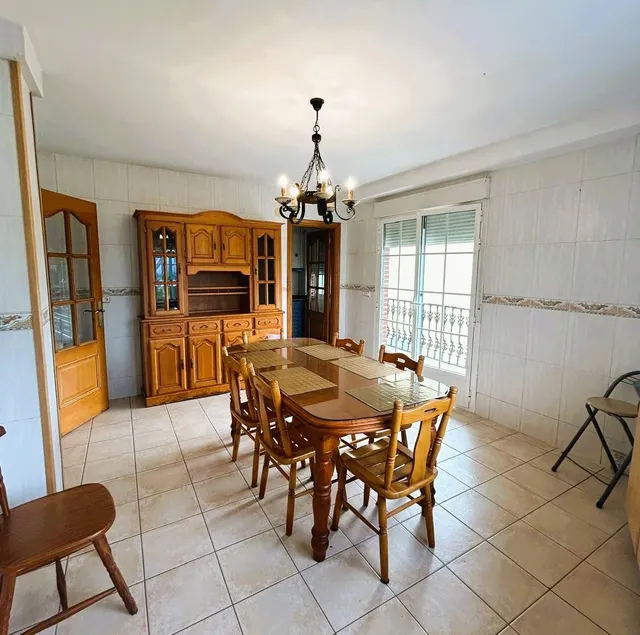SE VENDE AMPLIO PISO EN CALLE ZARAGOZA — 15
