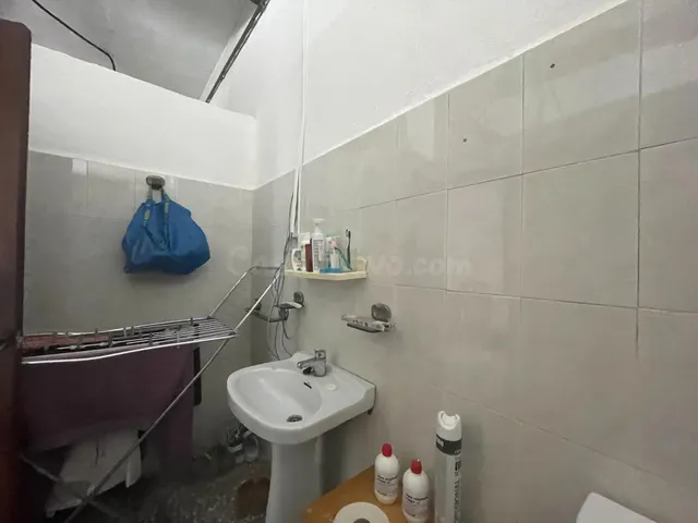 Local en proceso de cambio a vivienda con proyecto realizado en pleno centro de Formentera del Segura — 4