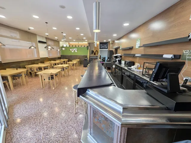 Traspaso bar-restaurante en Igualada zona poble sec!! — 2
