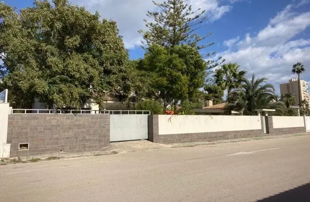 Villa privada con parcela de 700 m2 cerca del mar en Campoam - foto 4