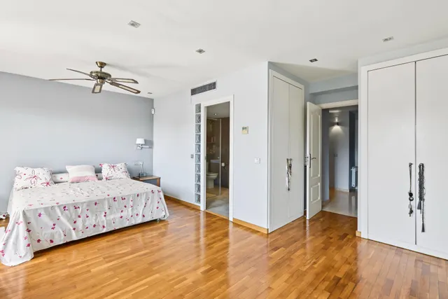 Exclusiva casa con piscina , ascensor y placas solares en llavaneres — 25