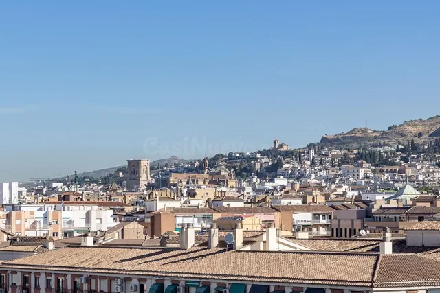 PISO REFORMADO CON VISTAS PANORÁMICAS A UN PASO DEL CENTRO DE GRANADA — 5