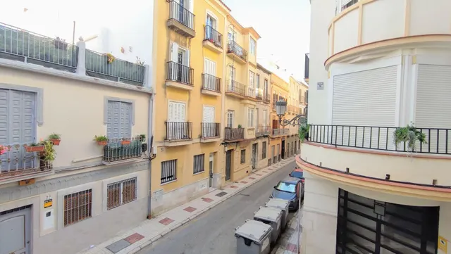 Vivienda tres dormitorios y aparcamiento en alquiler, Málaga - Centro — 16