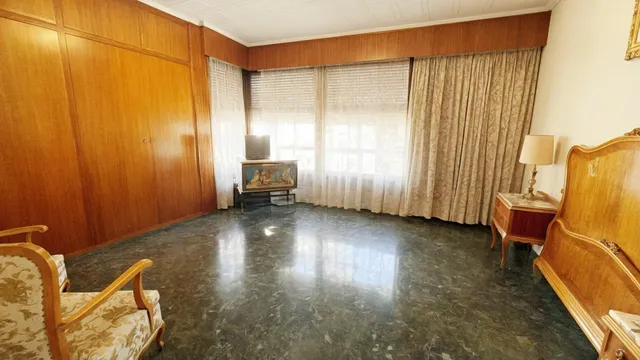 ESPACIOSA VIVIENDA EXTERIOR CON TERRAZA, BALCÓN Y GARAJE INCLUIDO. — 20