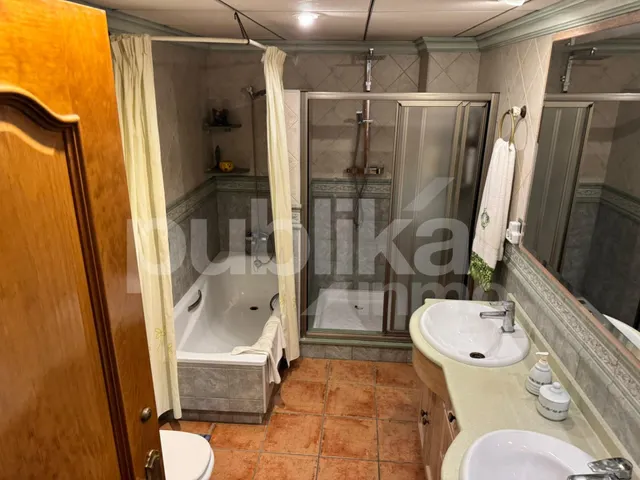 Casa 4 habitaciones 439m² en venta - CENTRO — 26