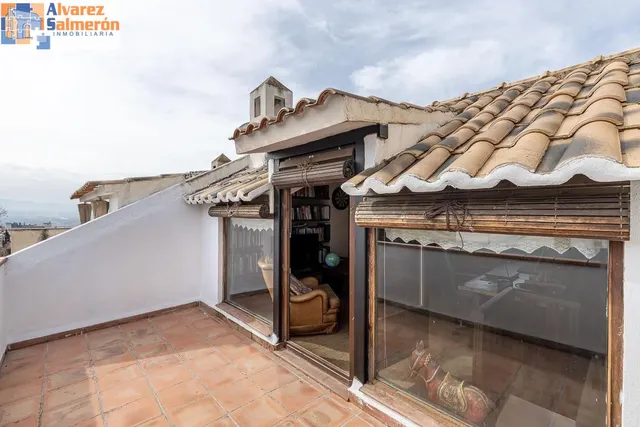 Casa única en Granada capital. — 24