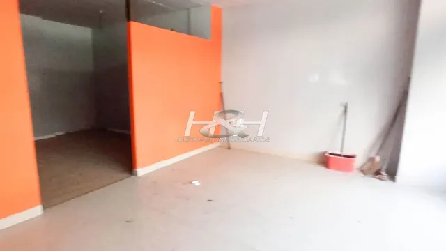 Local espacioso junto al Empalme. / HH Asesores, Inmobiliaria en Burjassot/ — 3