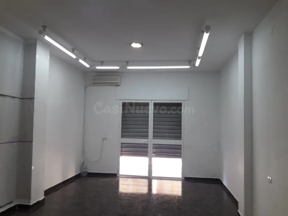 Local comercial reformado en Málaga - 35m2 a pie de calle