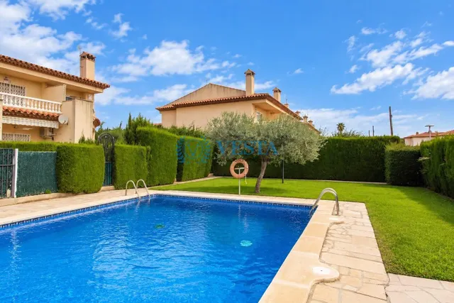 Dúplex con piscina en Mont-roig del Camp — 26