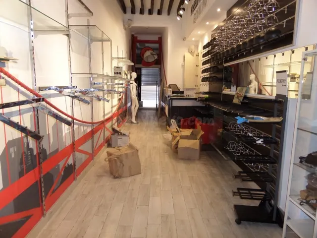 LOCAL COMERCIAL EN CASCO ANTIGUO — 3