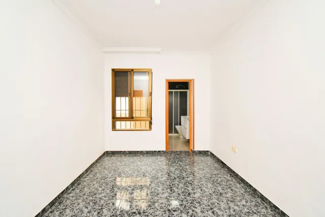 VIVIENDA DE PLANTA BAJA CON SOLARIUM Y COCHERA — 18