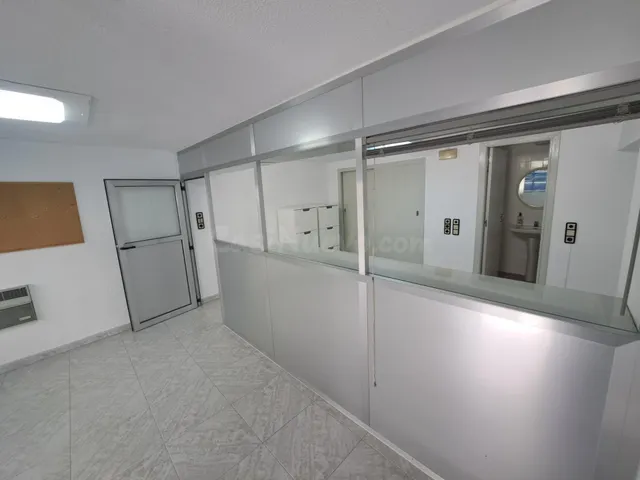 OFICINA SITUADA EN ZONA MUY CENTRICA, PLANTA ENTRESUELO - foto 4