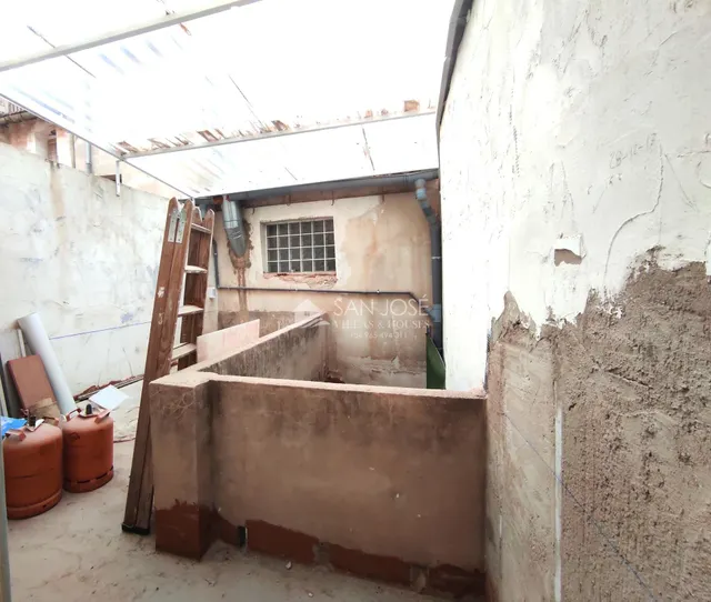 SE VENDE CASA CON GARAJE EN NOVELDA EN REFORMA. — 20