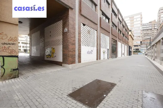 Oportunidad de inversión en local comercial al lado de Constitución. — 24