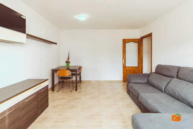 ACOGEDOR PISO EN VENTA EN LA SÉNIA (TARRAGONA) — 3