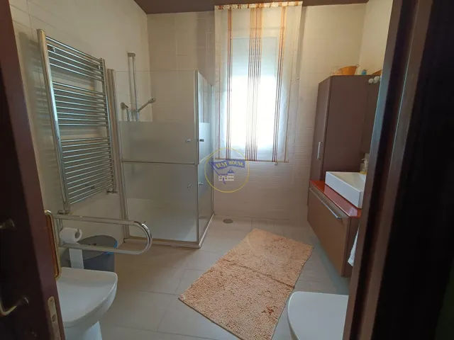 Casa con amplias vistas a la ría de Vigo ubicado en la zona alta de Teis — 19