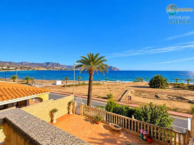 Duplex frente al mar en alamillo — 24