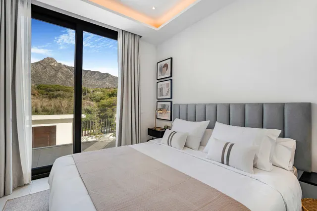 Contemporanea villa en Milla de Oro, Marbella — 23