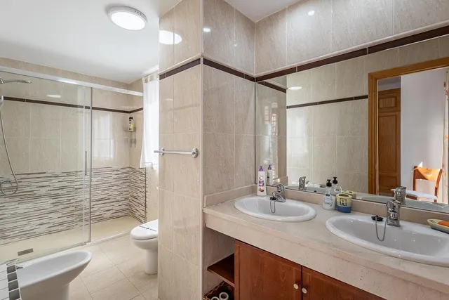 EXCLUSIVO CHALET INDIVIDUAL EN HUÉTOR VEGA — 25