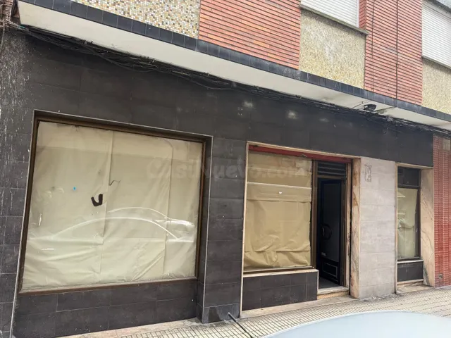 ¡OPORTUNIDAD ÚNICA! Local Comercial en el Corazón de Sama de - foto 2