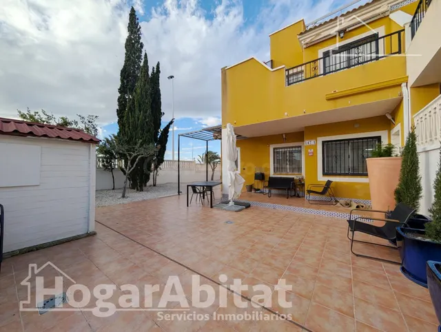 REFORMADO CON TERRAZA, PISCINA Y GARAJE CERCA DE LA PLAYA — 3