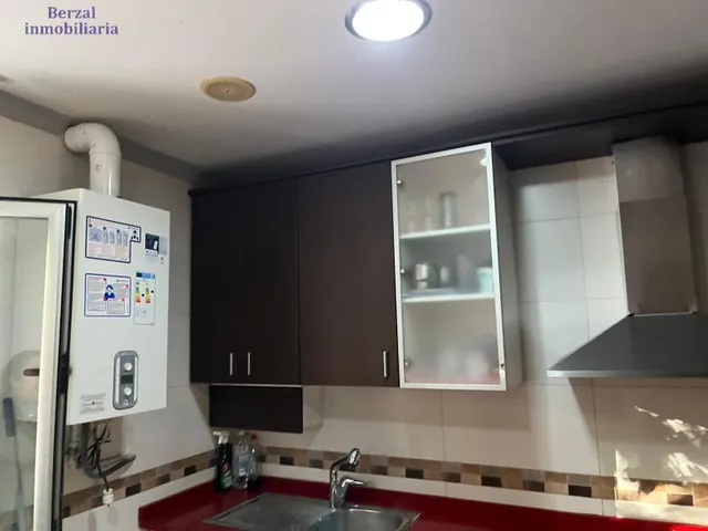 Piso planta baja, de tres hb y baño. Cocina y salón. Todo exterior — 11