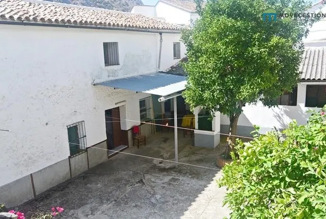 CASA EN VILLALUENGA DEL ROSARIO — 11