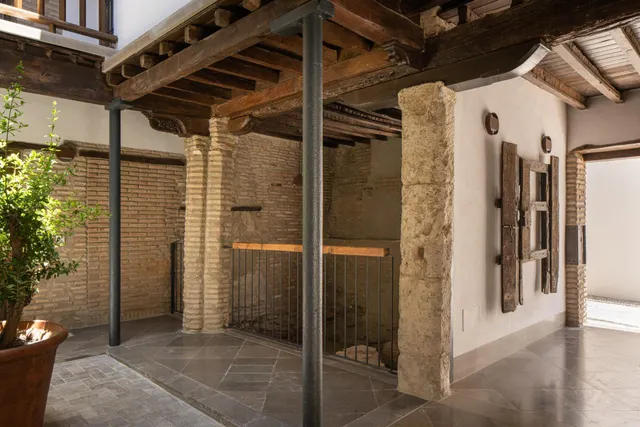 Horno de vidrio, monte de piedad 7 y 9  b — 30