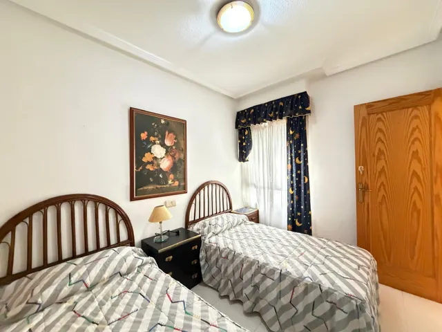 Apartamento a 350 metros de playa del cura con 2 dorm. 1 baño. en frente de av. de las habaneras. superficie de 66 m2. — 12