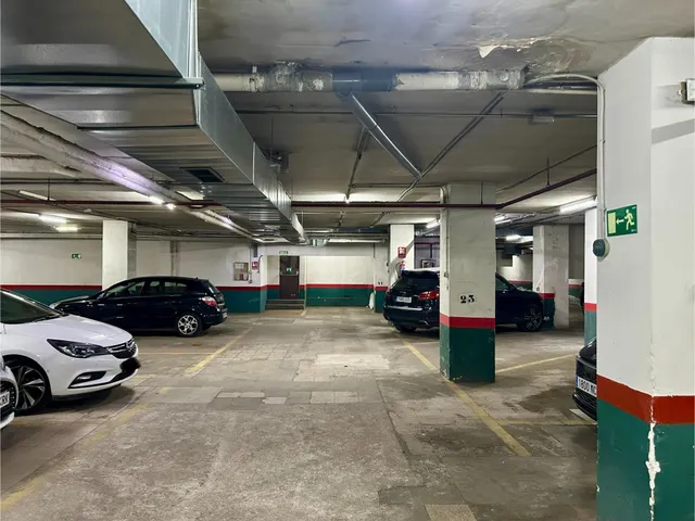 Plaza de garaje en venta en Diego de León - foto 5