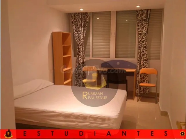 EST/ Piso amueblado para ESTUDIANTES con CUATRO dormitorios  - foto 3